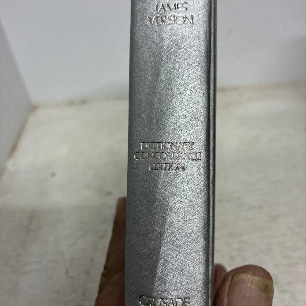 VG 1975 BIBLE Dictionary Concordance Authorized King James Version Crusade
